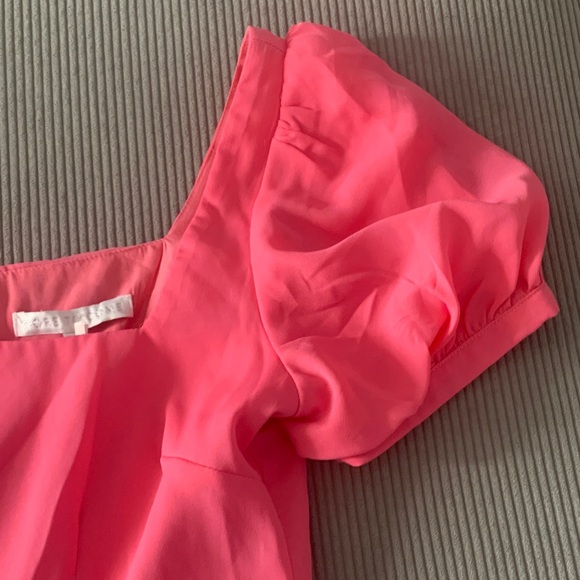More to come size large REVOLVE Bright Pink Mini Dress Barbie square short sleev - Picture 4 of 11